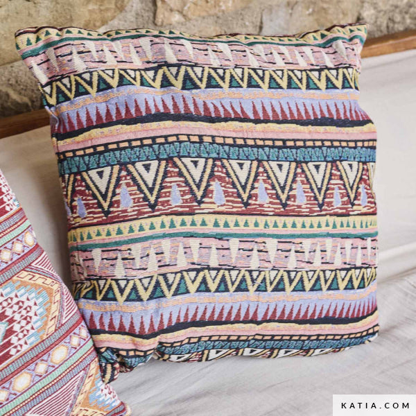 Jacquard con diseño Tribal Nepalí (€/10cm)